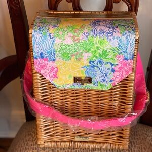 Lilly Pulitzer NEW Wicker Cheek to Cheek Fabric Top Wine Picnic Basket